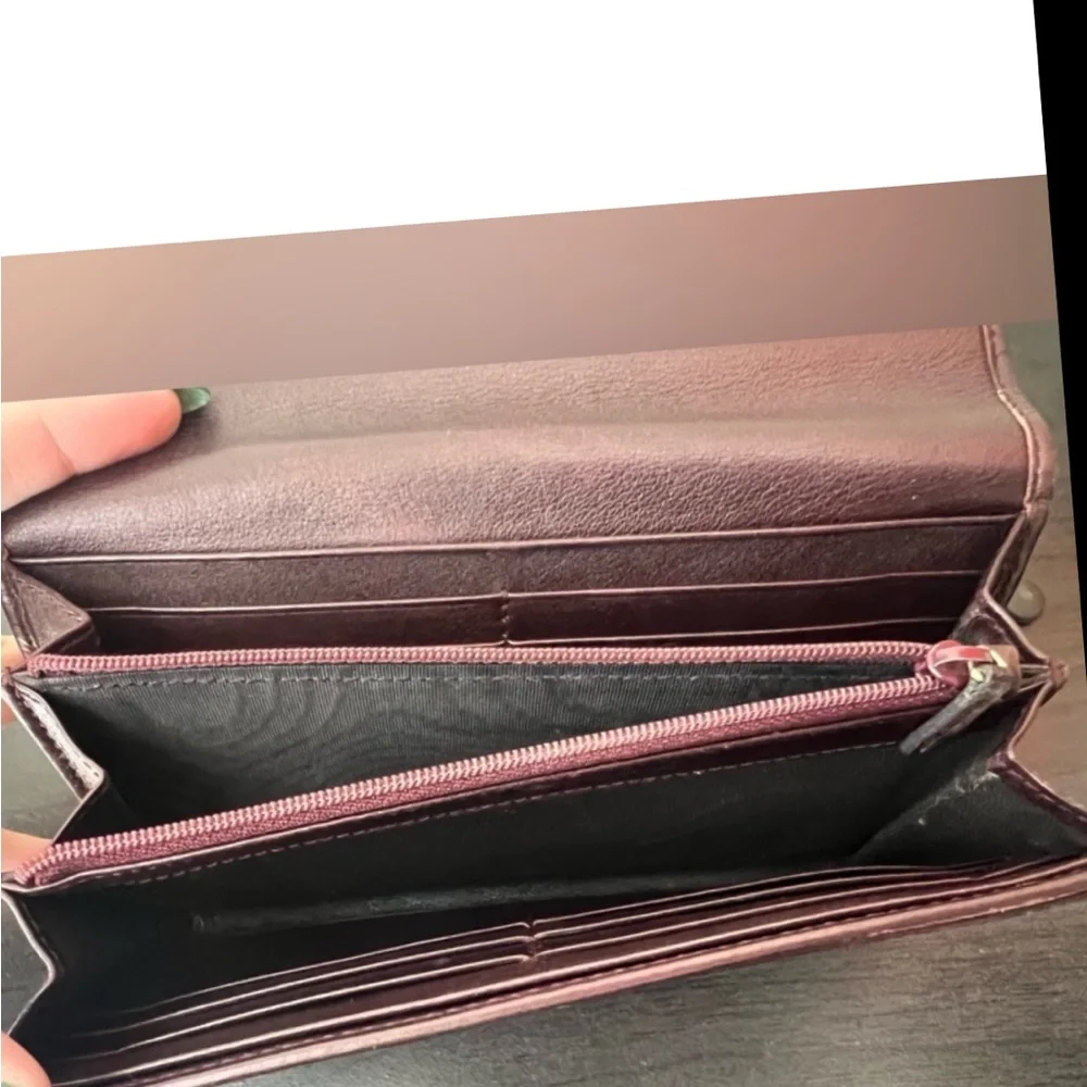Gucci Burgundy Wallet with Gold Heart Logo - Picture 6 of 7